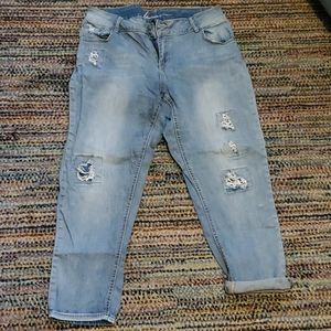 EUC Lane Bryant distressed jeans size 16